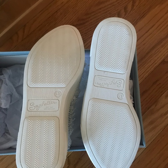 Slip on sneakers - Picture 2 of 3